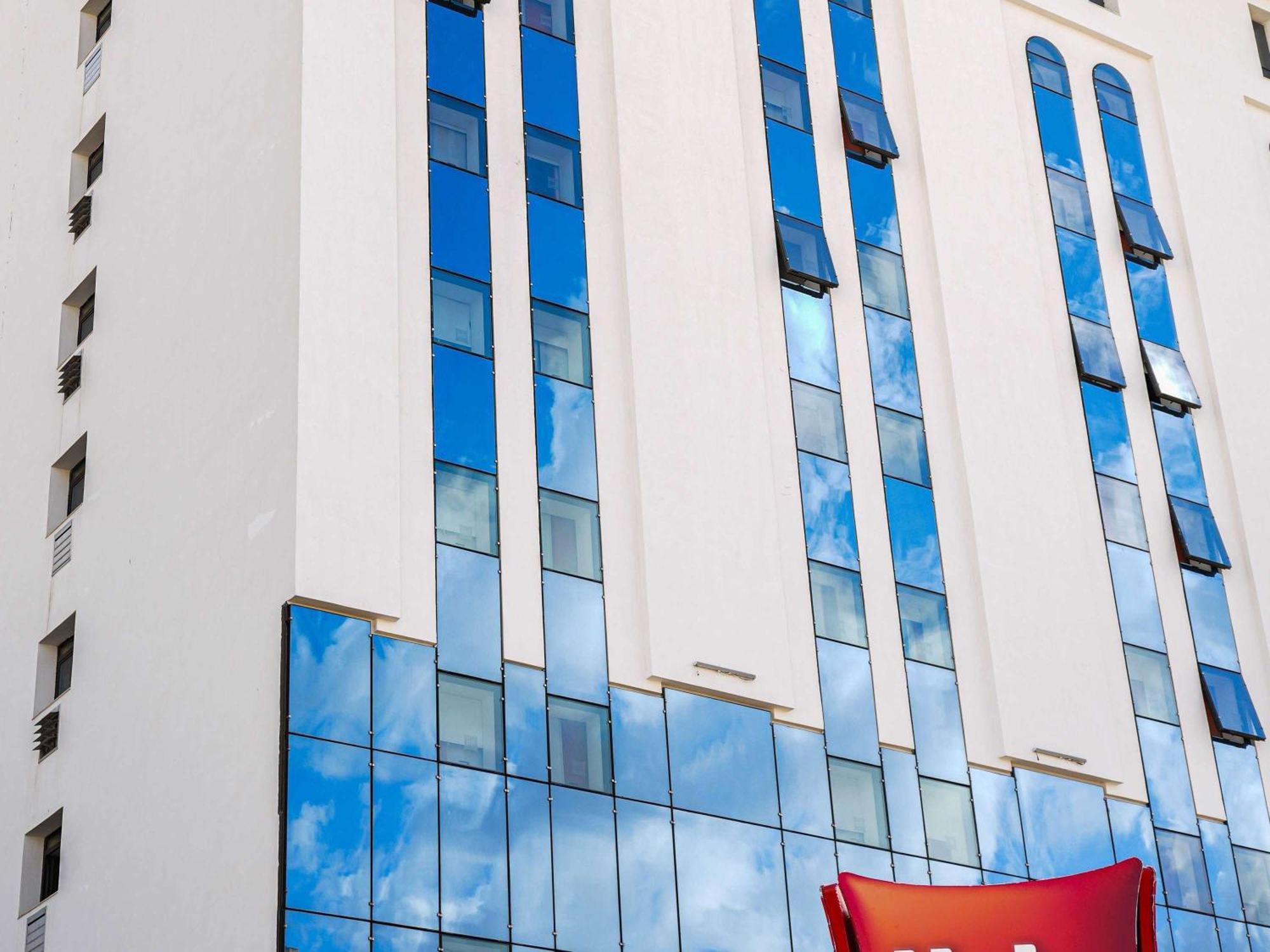 Ibis Tunis Hotel Exterior photo